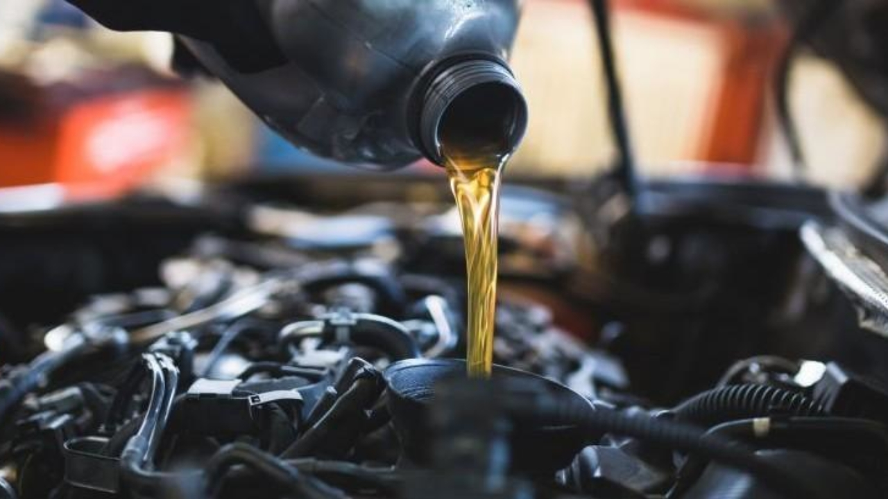 ¿Cómo saber si el aceite de mi carro ya no sirve?