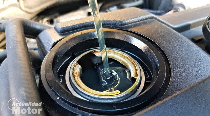 ¿Cómo saber si el aceite del coche está mal?
