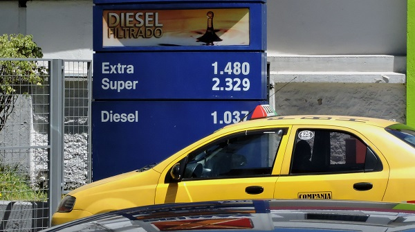 ¿Qué gasolina es mejor super o extra?
